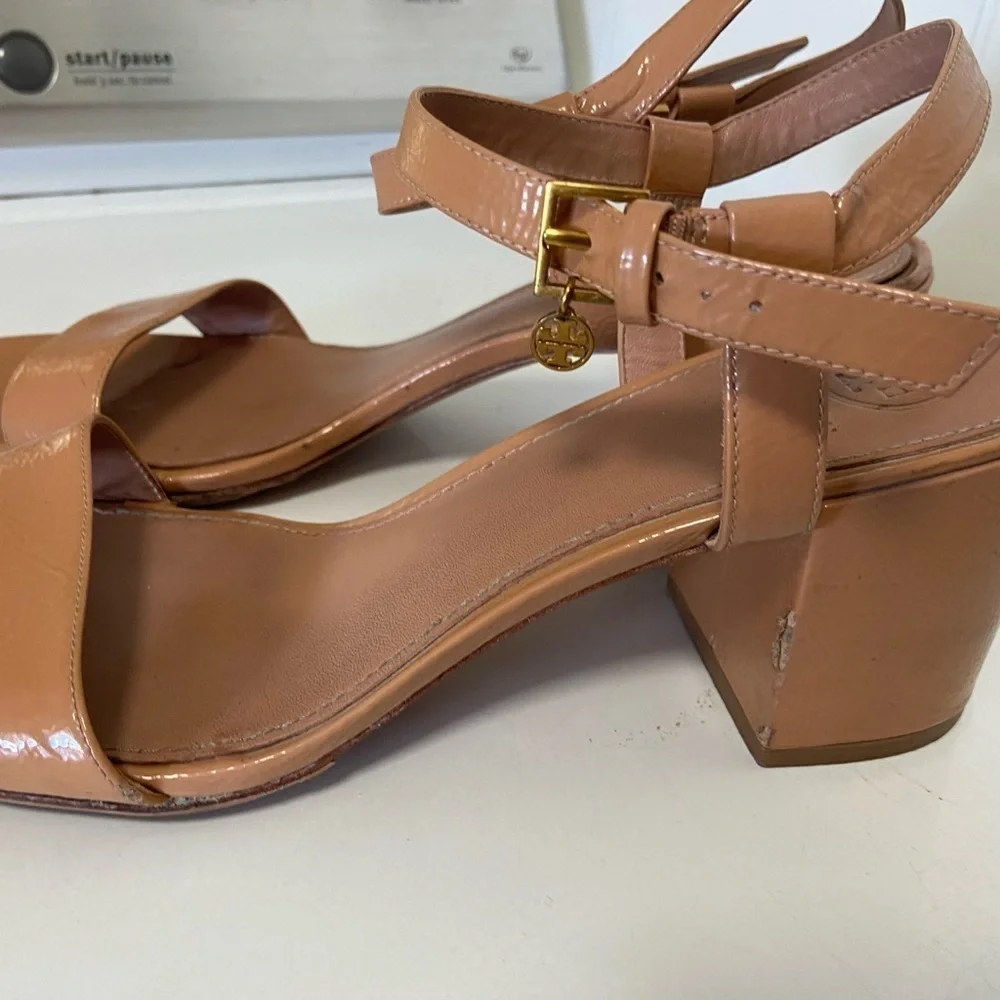 Tory Burch, Size 10 Laurel Tan sandals, dangle logo metal, a little worn $248